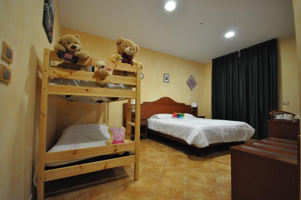 Impero Hotel Beauty & Spa - Bike Hotel Cantello Phòng bức ảnh